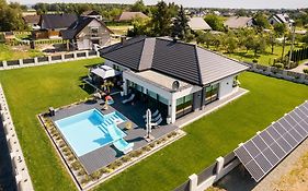 Dom Z Basenem I Jacuzzi Do 10 Osob Zator Willa Luxhouse